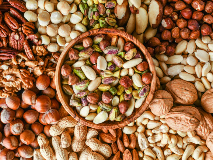 6 Best Nuts For Weight Loss | Organic Facts